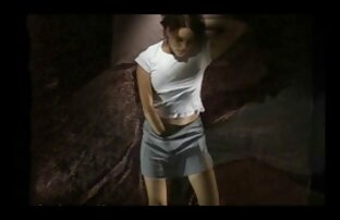 XXX دورگه سرگرم کننده داستان های تصویری سکس با یک توپ بسکتبال سیاه و سفید.